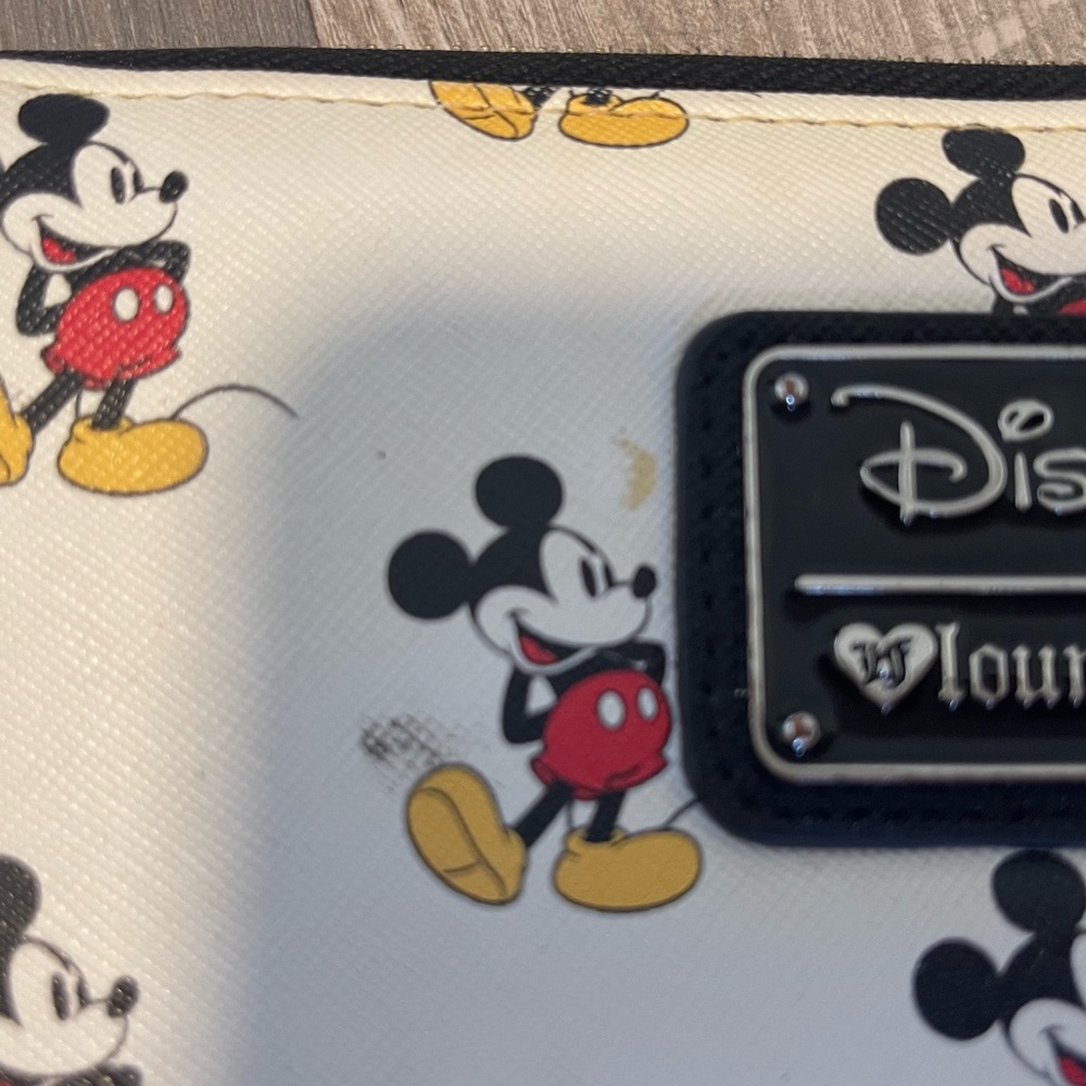 Loungefly Mickey Mouse wallet - Picture 2 of 7